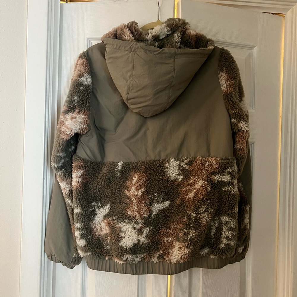Patagonia Women’s Shelled Retro-X Pullover - Picture 2 of 2